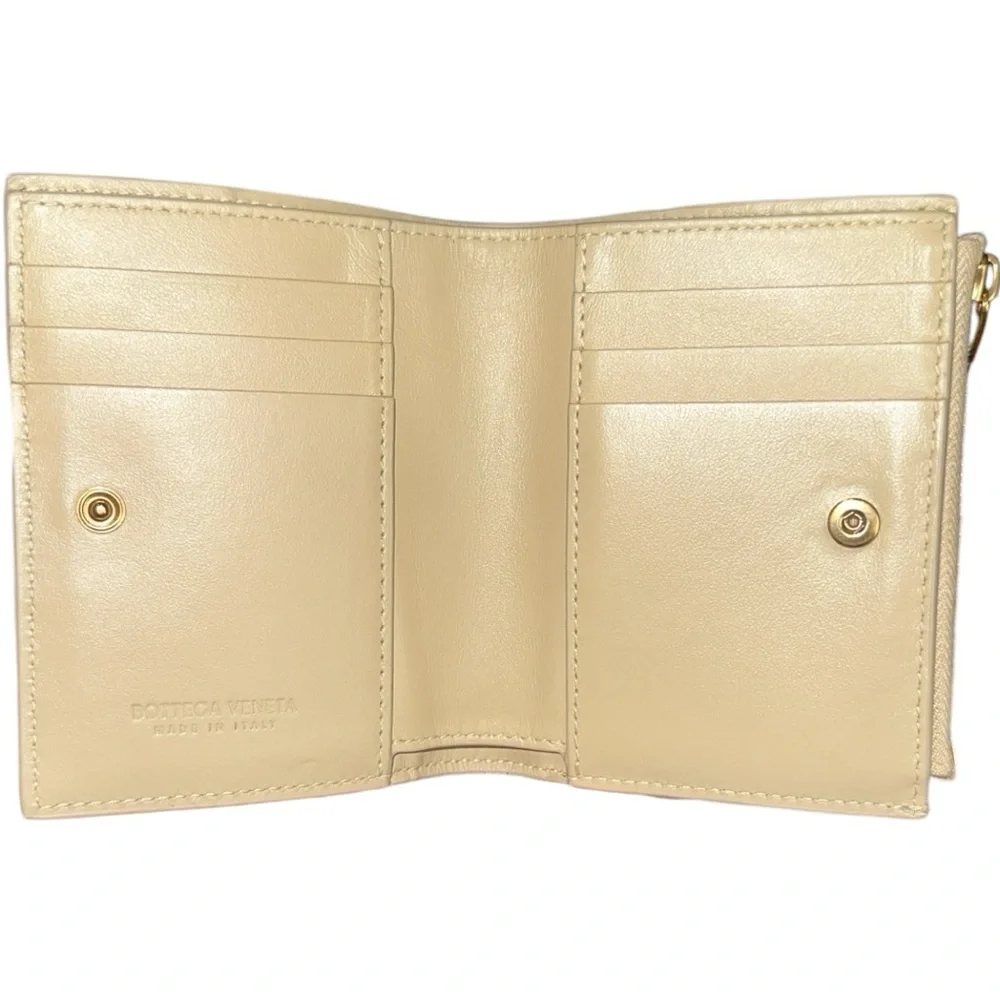 Bottega Veneta Cassette Intrecciato Compact Wallet - Picture 5 of 9